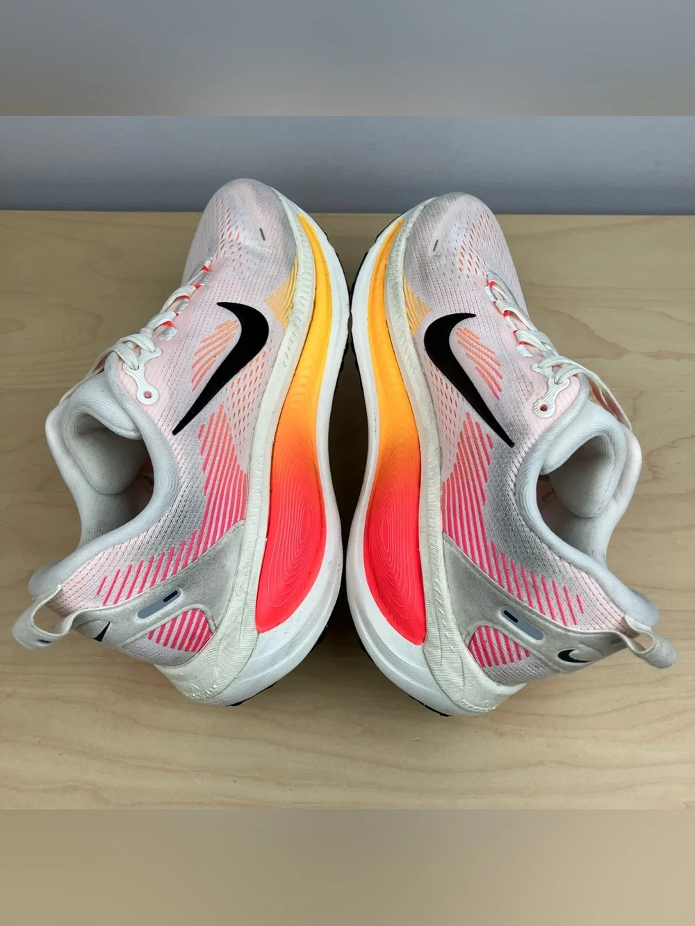 Nike Women’s Size 7.0 Air ZoomX Vomero 18 Sail Orange Athletic Running Shoes